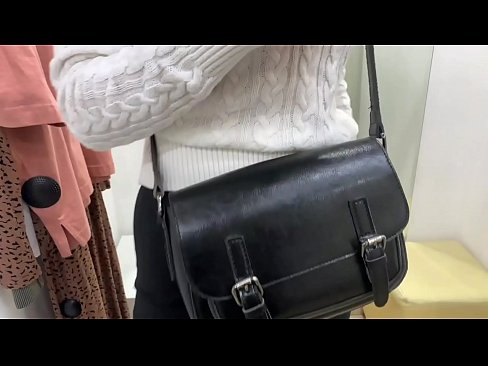❤️ Јавна мастурбација на младата кучка FeralBerry со дилдо во фитинг просторијата ❌ Само порно кај нас mk.bsglass.ru